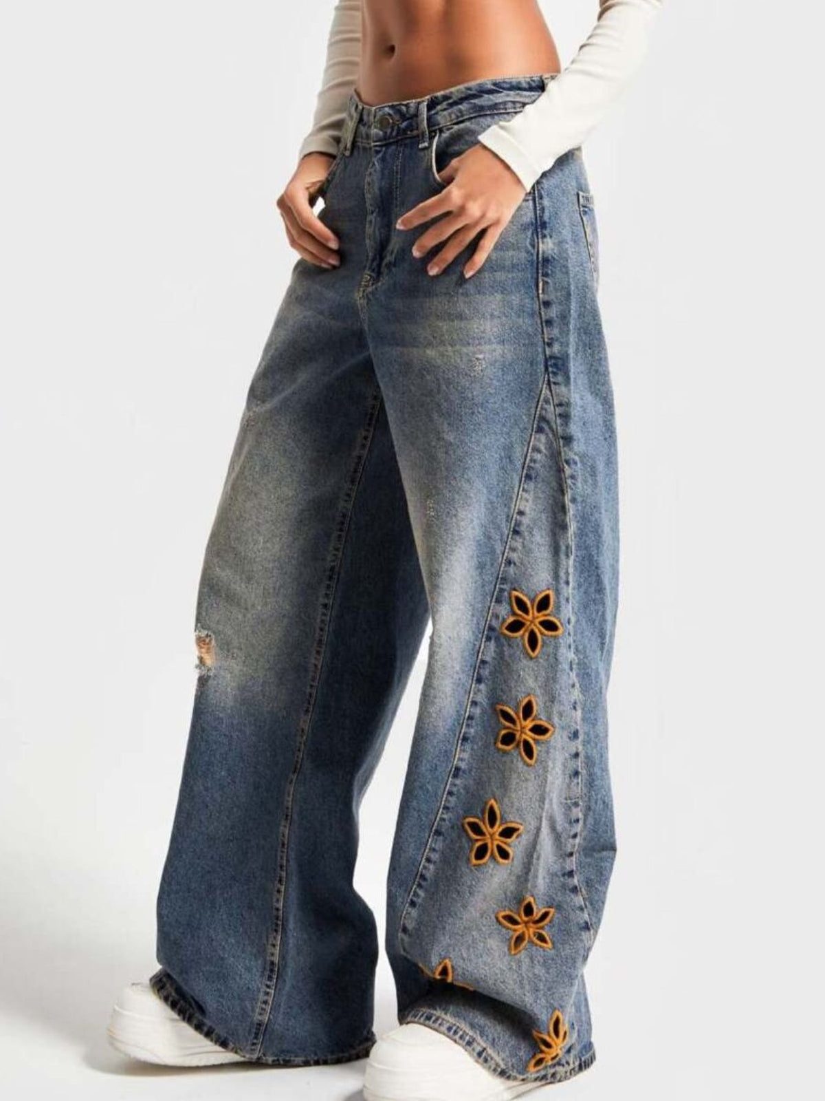 Blommiga vida jeans – bild 2