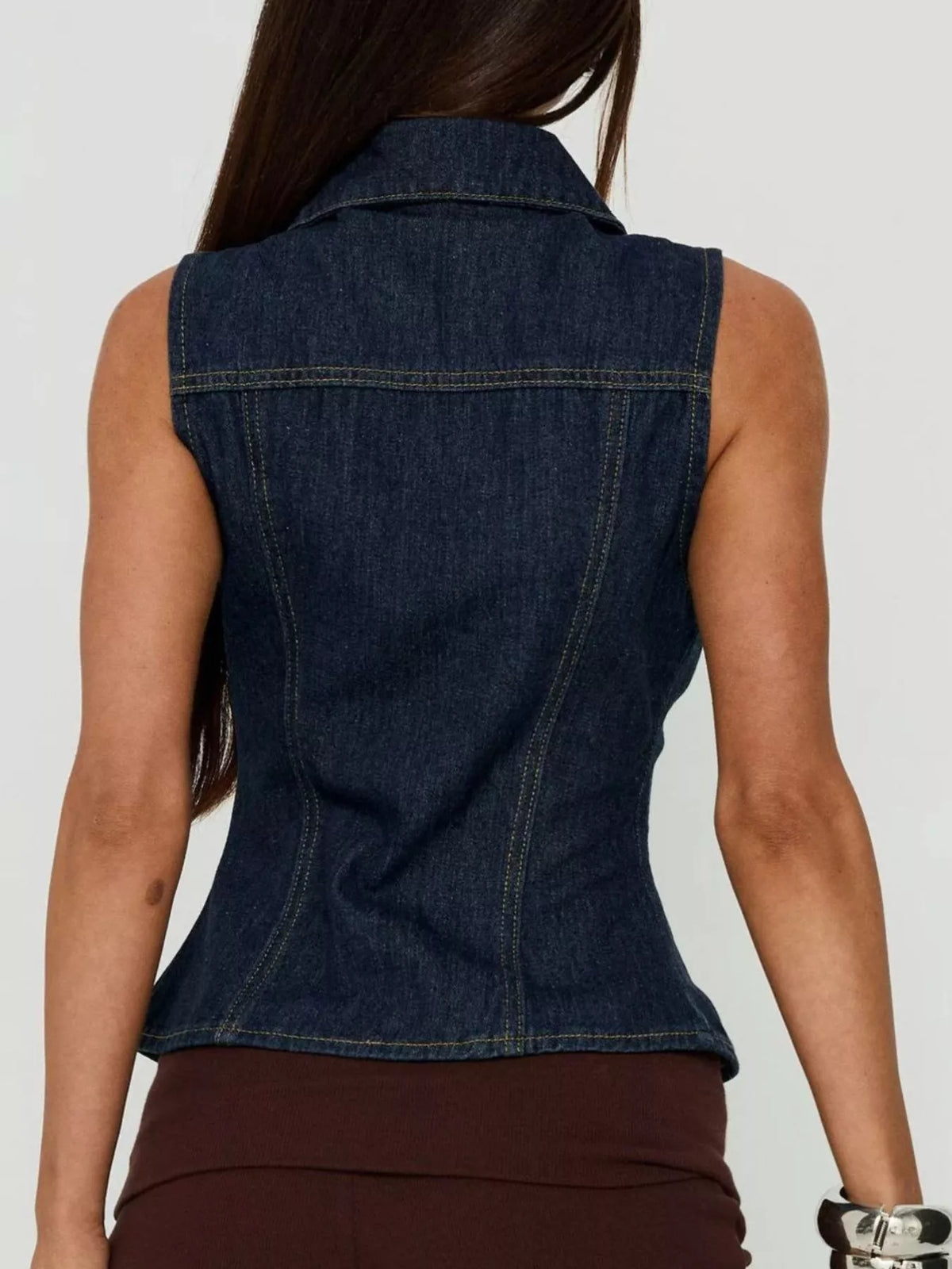 Ärmlös denimtopp med dragkedja – bild 4