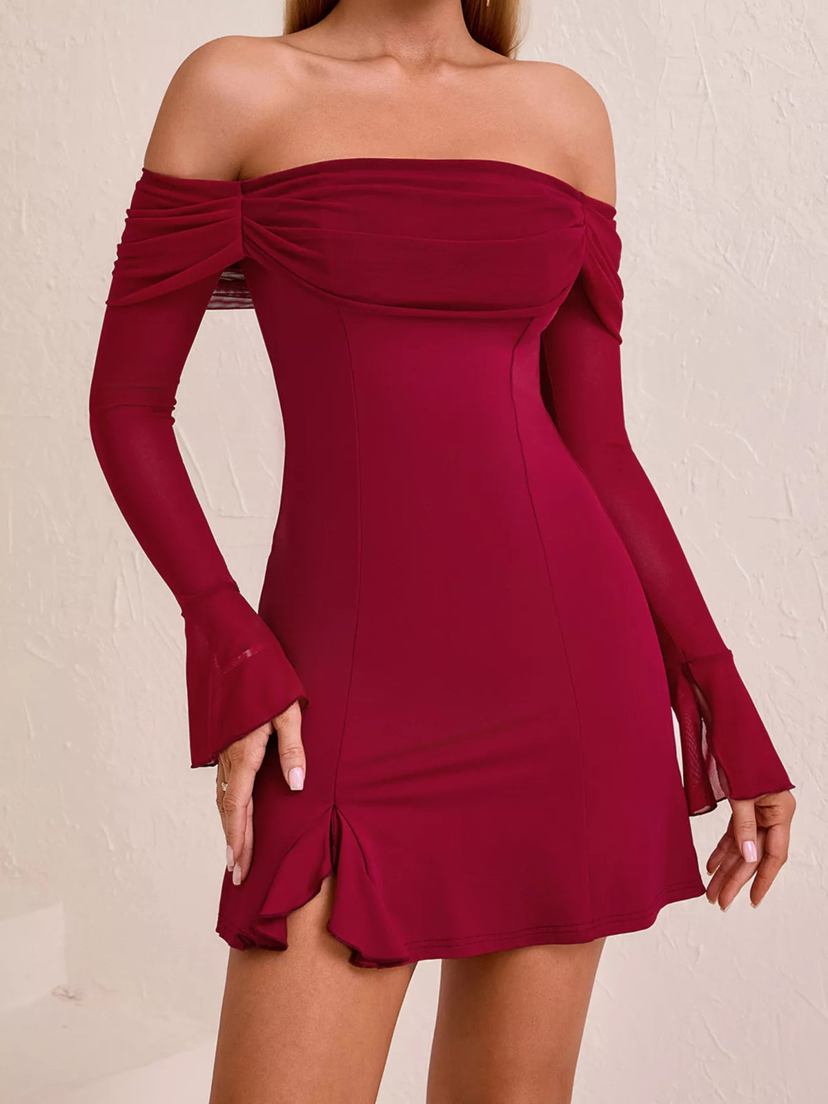 Offshoulder miniklänning i mesh – bild 5