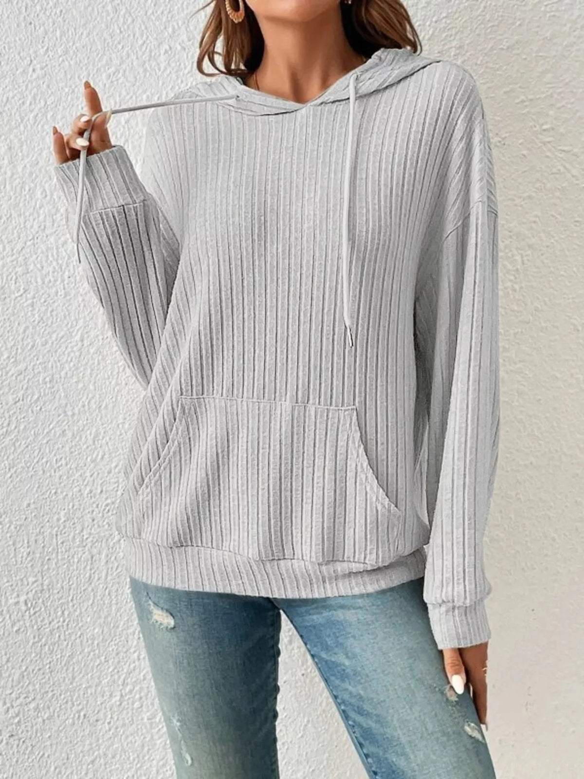 Ribbad långärmad hoodie med dragsko – bild 7