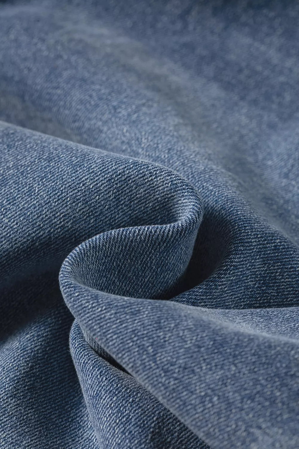 Broderade utsvängda jeans – bild 13