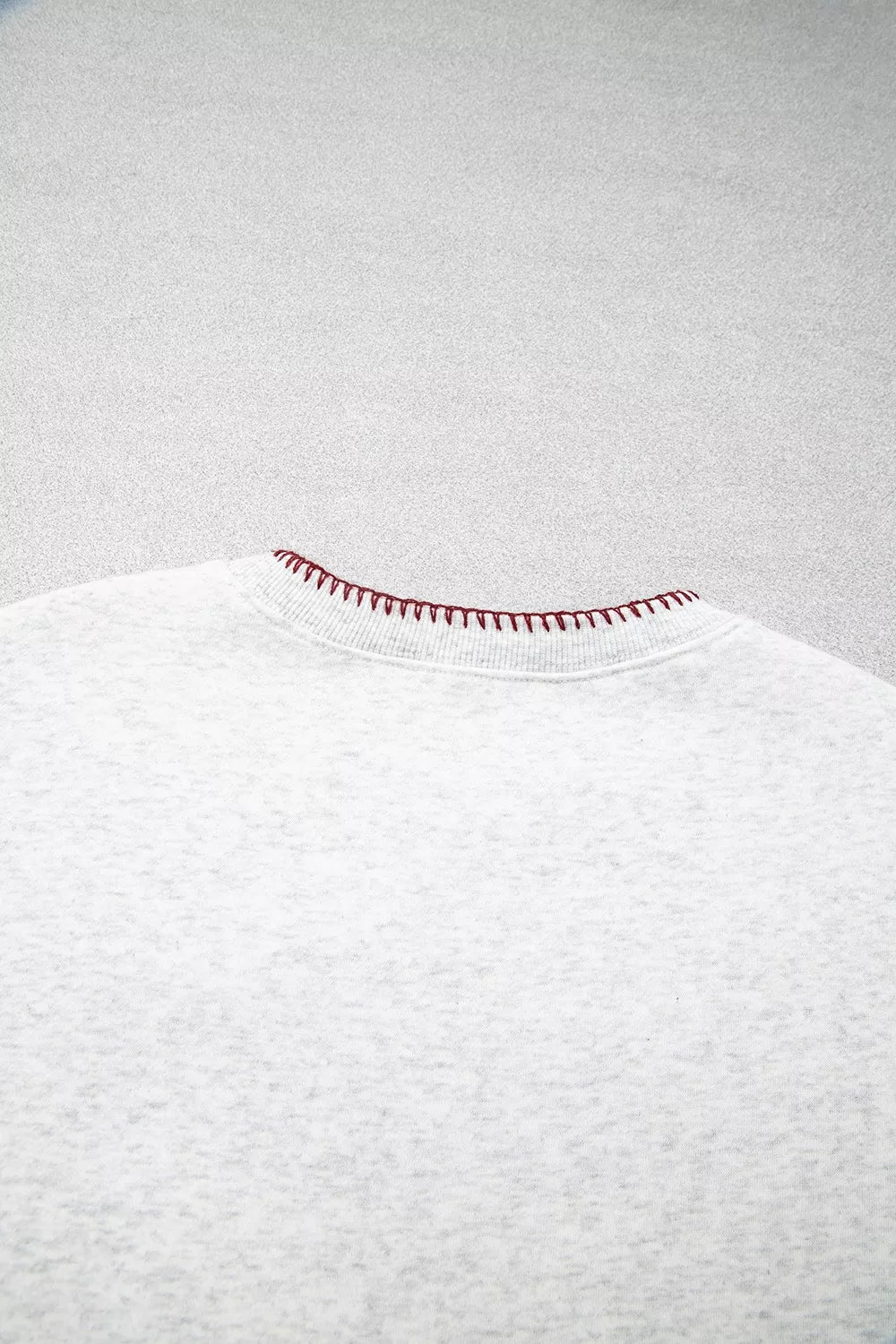 Sweatshirt med rund halsringning och tryck – bild 8