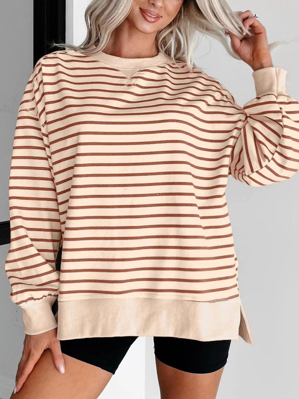 Randig sweatshirt med rund halsringning – bild 2