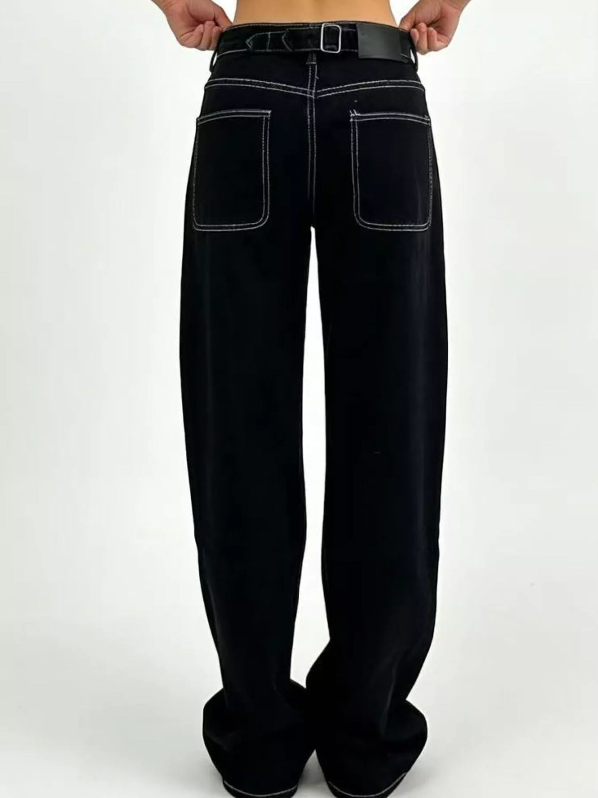 Raka vida jeans med knappstängning – bild 6