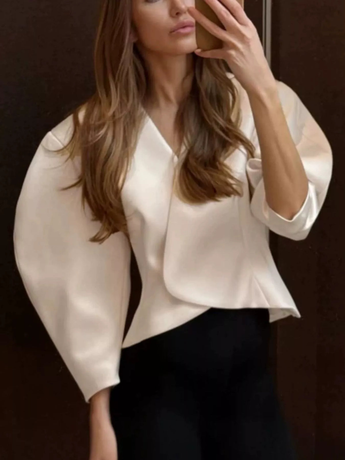 Blus i satin med omlott – bild 3