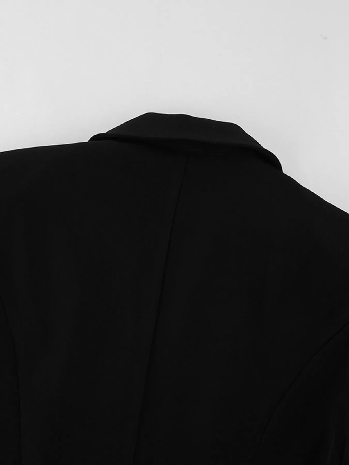 Blazer med spetskant i nederkant och knappstängning – bild 16