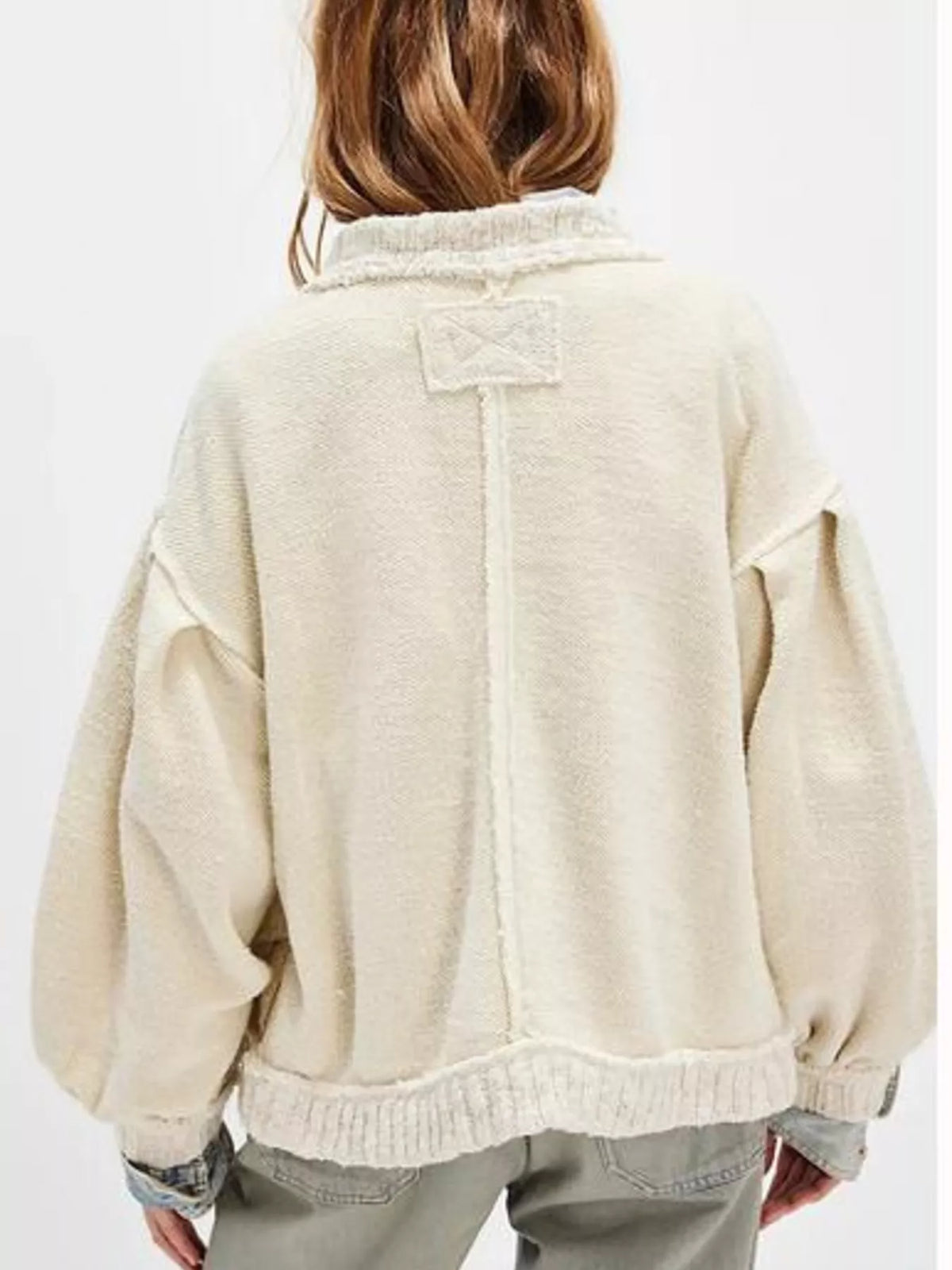 Oversize cardigan med sänkt axel och tryckknappar – bild 11